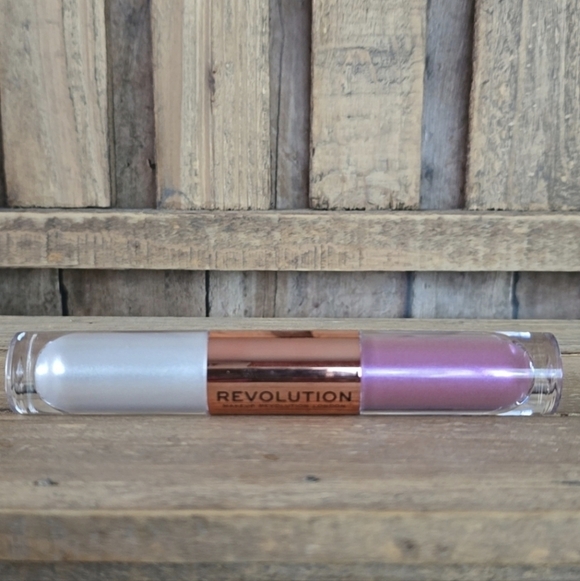 (2) Revolution Double Up Liquid Shadow- Infatuated & Subliminal - Picture 3 of 3